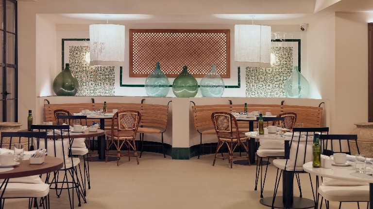 H10 Casa de la plata, Restaurant