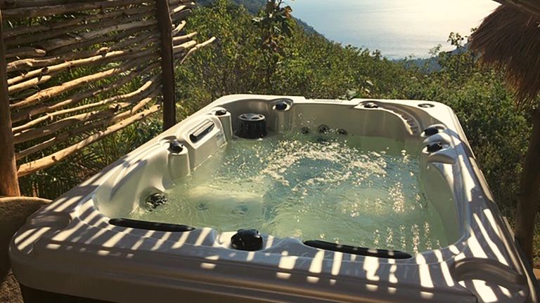 Mathis Lodge - Jacuzzi Lodge