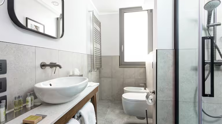 DoubleTree by Hilton Rome Monti - Salle de bains