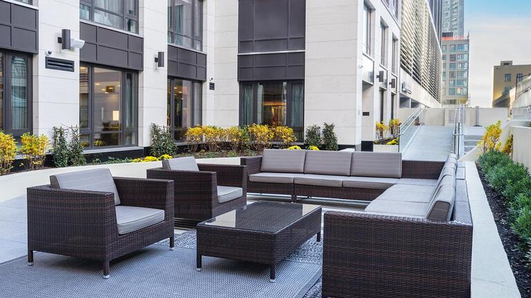 Fairfiels Inn & Suite Manhattan Central - terrasse extrieure