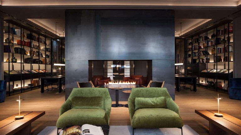 Kozmo Luxury Hotel - Bibliothque