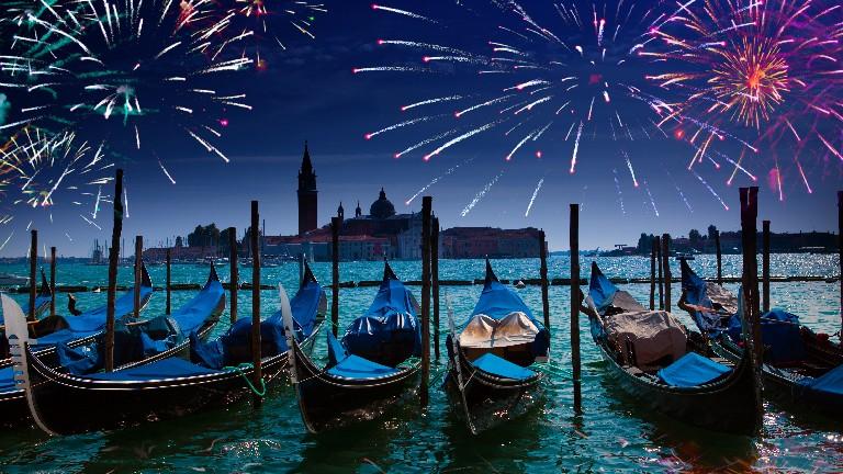 Venise gondoles New Year Eve 2027