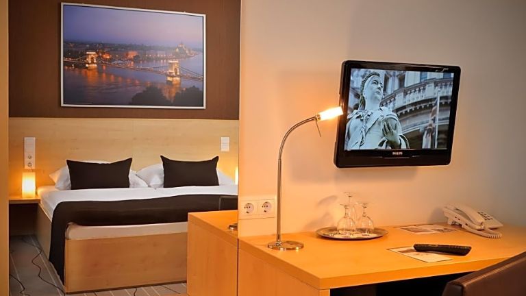 Promenade City Hotel chambre / bureau