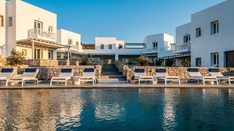 Milos Breeze transats