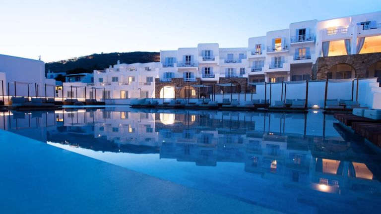 Manoulas Beach piscine nuit