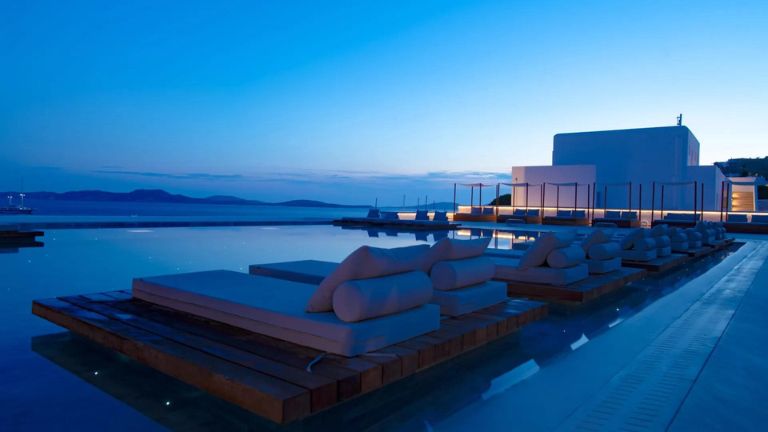 Manoulas Beach transat nuit