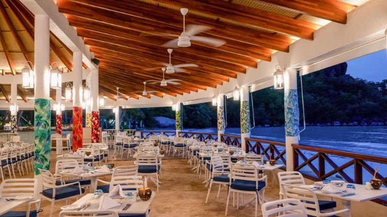 Paradise Sun - Restaurant