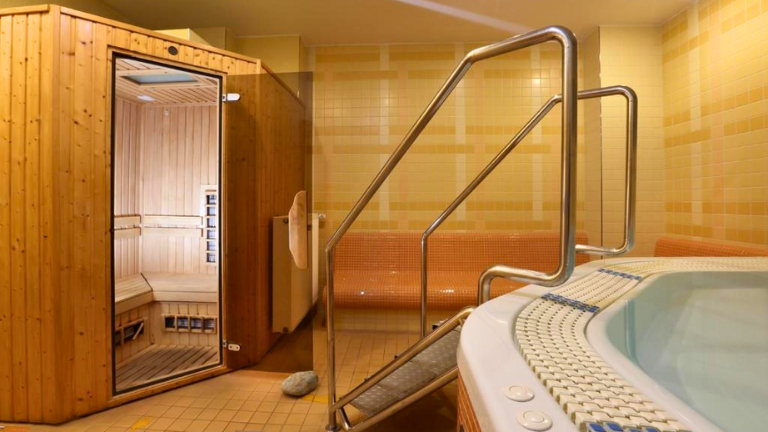 sauna et jacuzzi