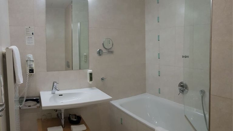 Chambre double standard - salle de bains