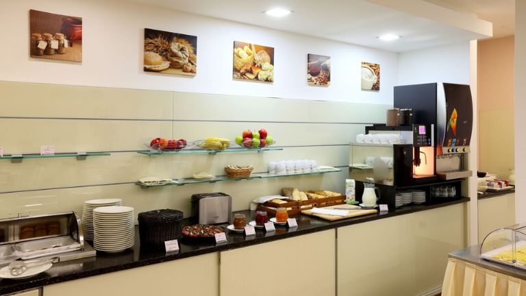 Petit djeuner buffet