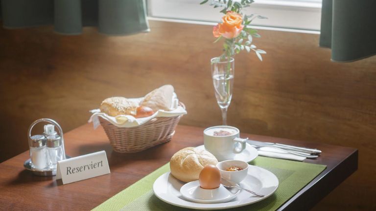 Htel Lucia - Petit-djeuner-1