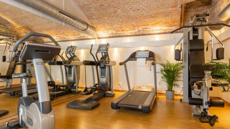 HiLight Suites Hotel - Salle de sport