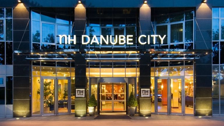 NH Danube City - Faade extrieure