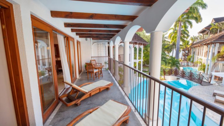 Htel Le Saint Alexis - Balcon - Suite