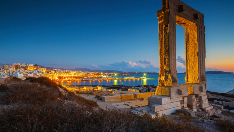 Naxos - Portara by night