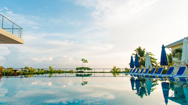 Htel Acajou aux Seychelles, piscine