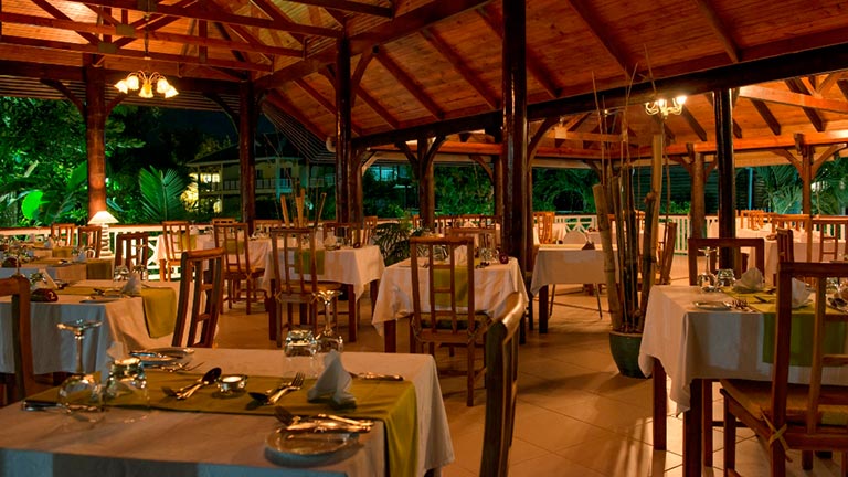 Htel Acajou aux Seychelles, restaurant