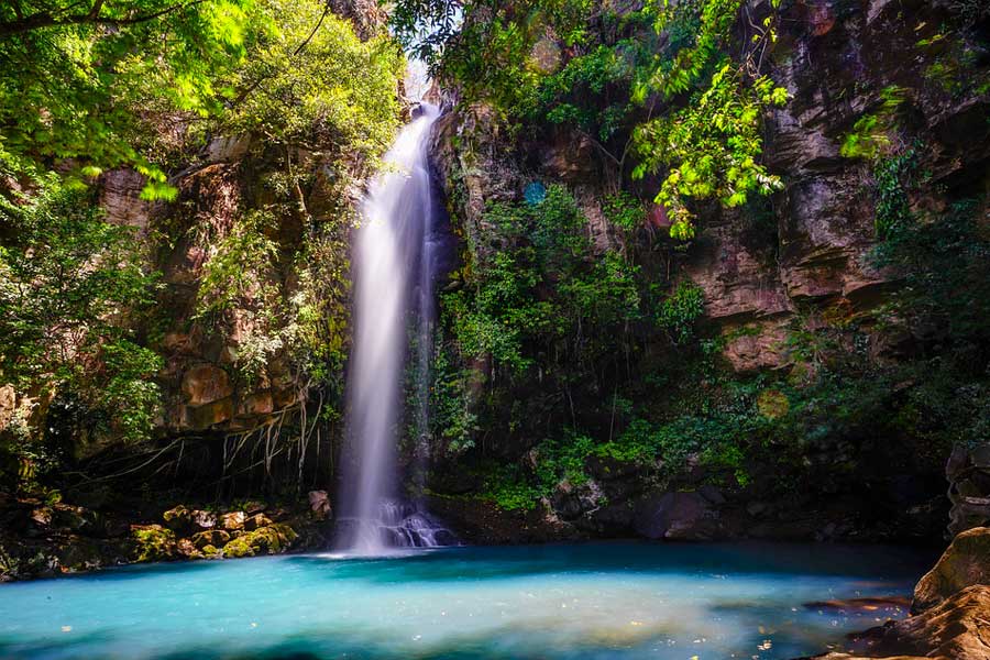 chutes d eau au costa rica